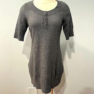 A Pea in the Pod Charcoal Grey Snap Henley 3/4 Sleeve Tunic Size Medium